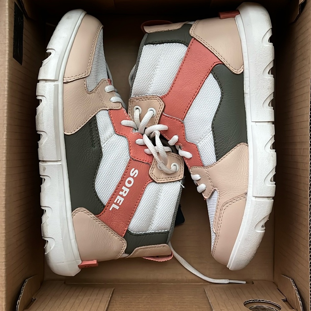 Insulated Sorel High-top Sneakers